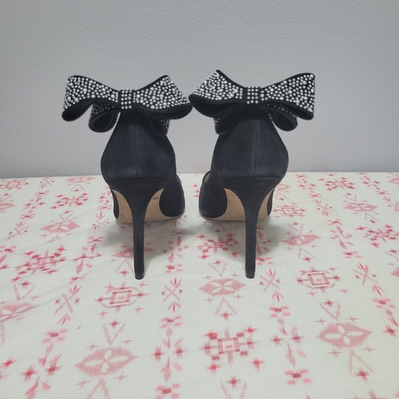 Neiman Marcus "Verity" Bow Heels - Picture 2 of 6